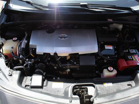 Used 2018 Toyota Prius Prime Premium w/ Carpet Mat Package image 15