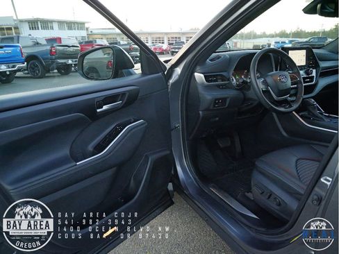 Used 2024 Toyota Highlander XSE image 10