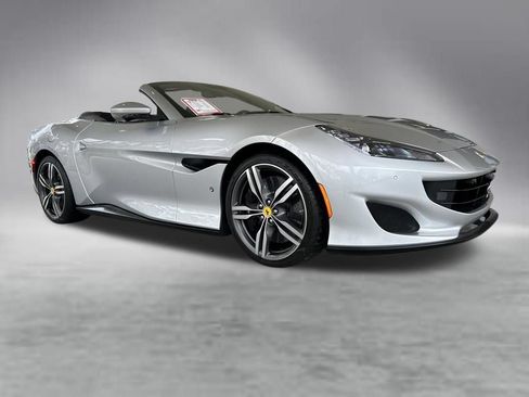 Used 2019 Ferrari Portofino RWD image 3
