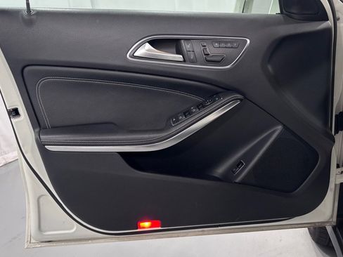 Used 2015 Mercedes-Benz GLA 250 4MATIC image 16