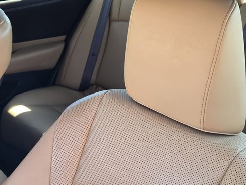 Used 2019 Lexus ES 350 Navigation, Premium Package image 32