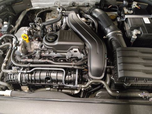Used 2025 Volkswagen Jetta SE FWD image 30