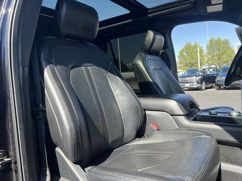 Used 2019 Ford Expedition Limited w/ Equipment Group 302A AWD/4WD image 27
