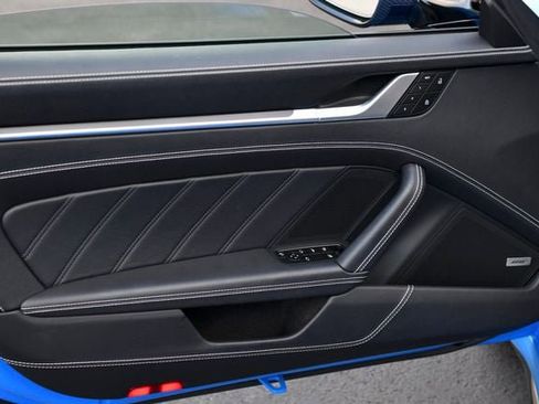 Used 2022 Porsche 911 Turbo S image 38