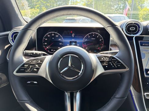 Used 2026 Mercedes-Benz GLC 300 4MATIC image 12