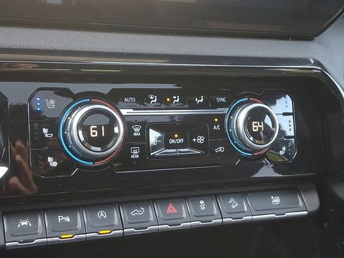 Used 2022 GMC Sierra 1500 AT4 w/ AT4 Premium Package image 16