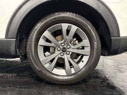 Used 2021 Ford Explorer XLT w/ Equipment Group 202A AWD/4WD image 7