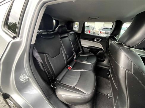 Used 2022 Jeep Compass Limited image 15