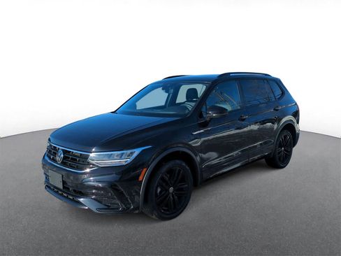 Used 2022 Volkswagen Tiguan SE R-Line image 4