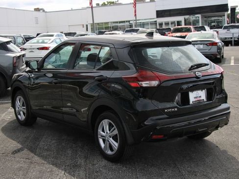 Certified 2025 Nissan Kicks Play S FWD image 3