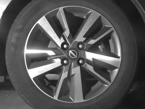 Used 2025 Nissan Versa SV image 13