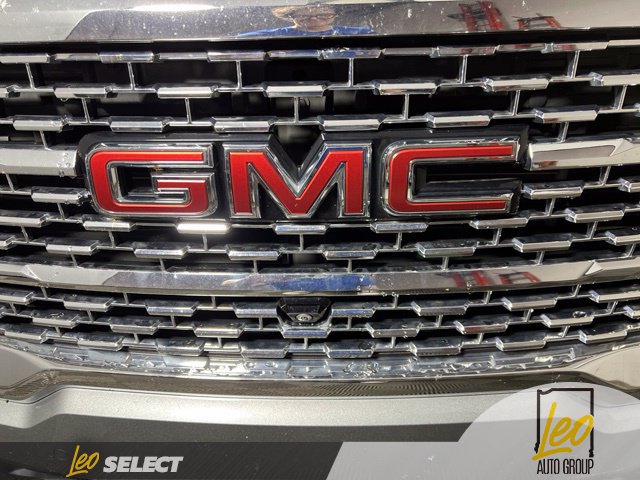 Used 2023 GMC Acadia Denali w/ Denali Ultimate Package AWD/4WD image 2