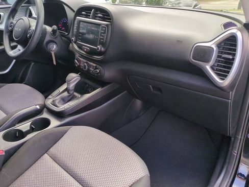 Used 2022 Kia Soul LX w/ Technology Package image 26