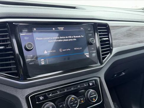 Used 2023 Volkswagen Atlas Cross Sport SE w/ Panoramic Sunroof Package FWD image 31