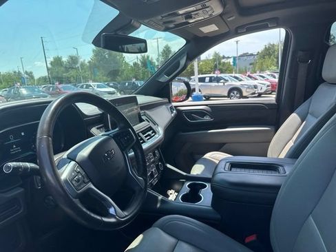 Used 2022 Chevrolet Tahoe Z71 w/ Luxury Package AWD/4WD image 9