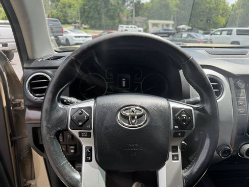 Used 2018 Toyota Tundra Limited w/ Limited Premium Package AWD/4WD image 15