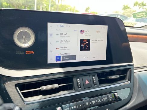 Used 2025 Lexus ES 350 w/ Premium Package FWD image 15