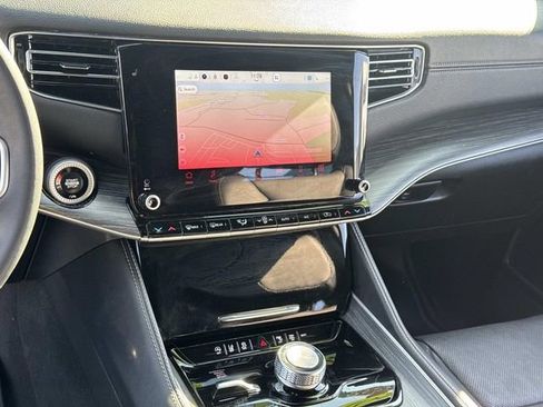 Used 2024 Jeep Wagoneer L Series II w/ Flexible Seating Group image 21