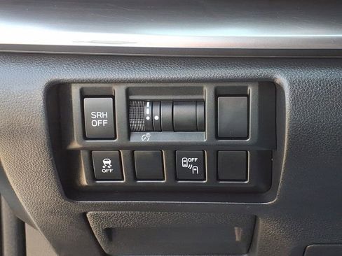 Used 2018 Subaru Crosstrek 2.0i Limited AWD/4WD image 17