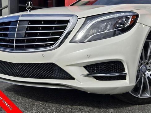Used 2017 Mercedes-Benz S 550 Sedan image 2