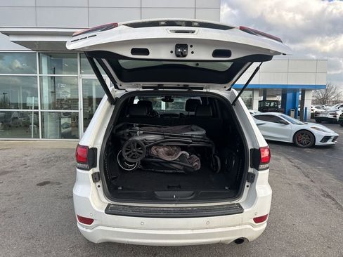 Used 2019 Jeep Grand Cherokee Altitude image 5