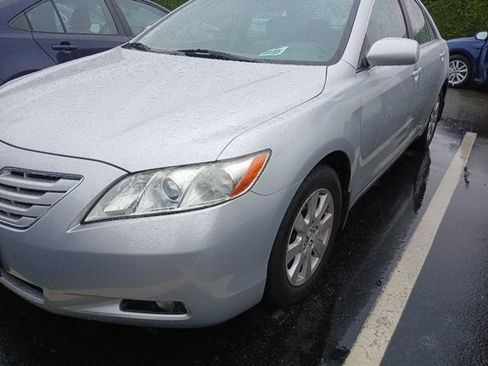 Used 2007 Toyota Camry XLE w/ Leather Pkg FWD image 2