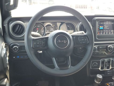 Certified 2023 Jeep Wrangler Unlimited AWD/4WD image 11