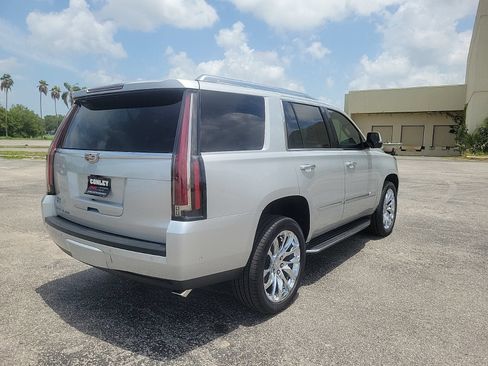 Certified 2020 Cadillac Escalade Luxury RWD image 7