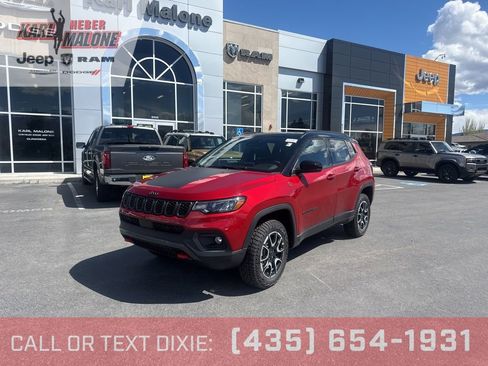 New 2026 Jeep Compass Trailhawk AWD/4WD image 1
