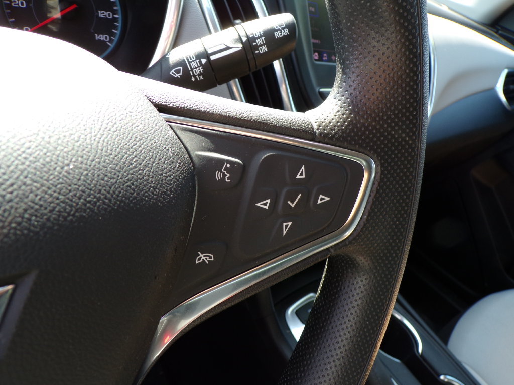 Used 2021 Chevrolet Equinox LS AWD/4WD image 19