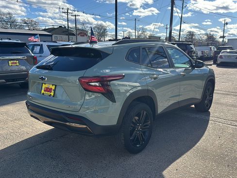 Used 2024 Chevrolet Trax ACTIV w/ Driver Confidence Package image 5