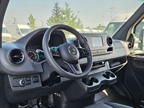 New 2024 Mercedes-Benz Sprinter 3500 image 18