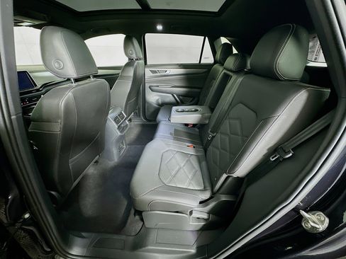 Used 2025 Volkswagen Atlas Cross Sport SE image 29