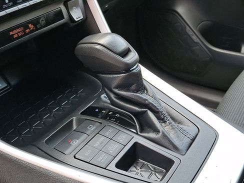 Certified 2022 Toyota RAV4 LE AWD/4WD image 18