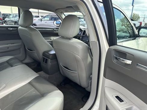 Used 2008 Chrysler 300 Touring RWD image 17
