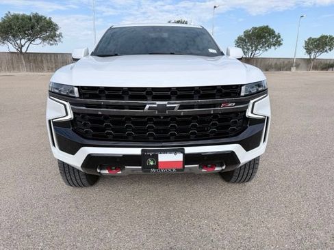 Used 2022 Chevrolet Tahoe Z71 w/ Luxury Package AWD/4WD image 3