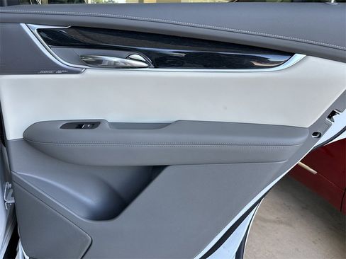 New 2025 Cadillac XT6 Premium Luxury w/ Technology Package image 32