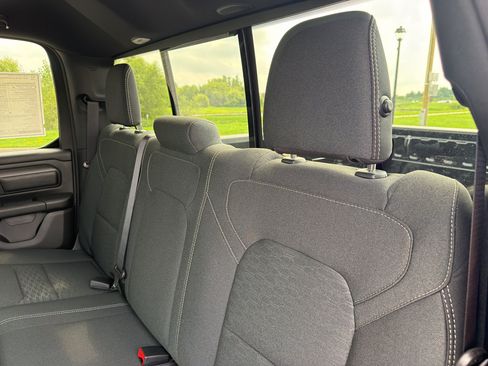 New 2026 RAM 1500 Express AWD/4WD image 33