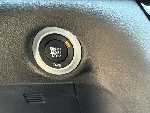 New 2026 Chrysler Pacifica Select FWD image 27