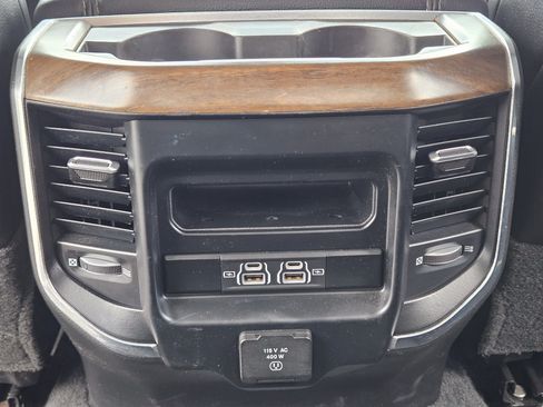 Used 2023 RAM 2500 Laramie AWD/4WD image 32