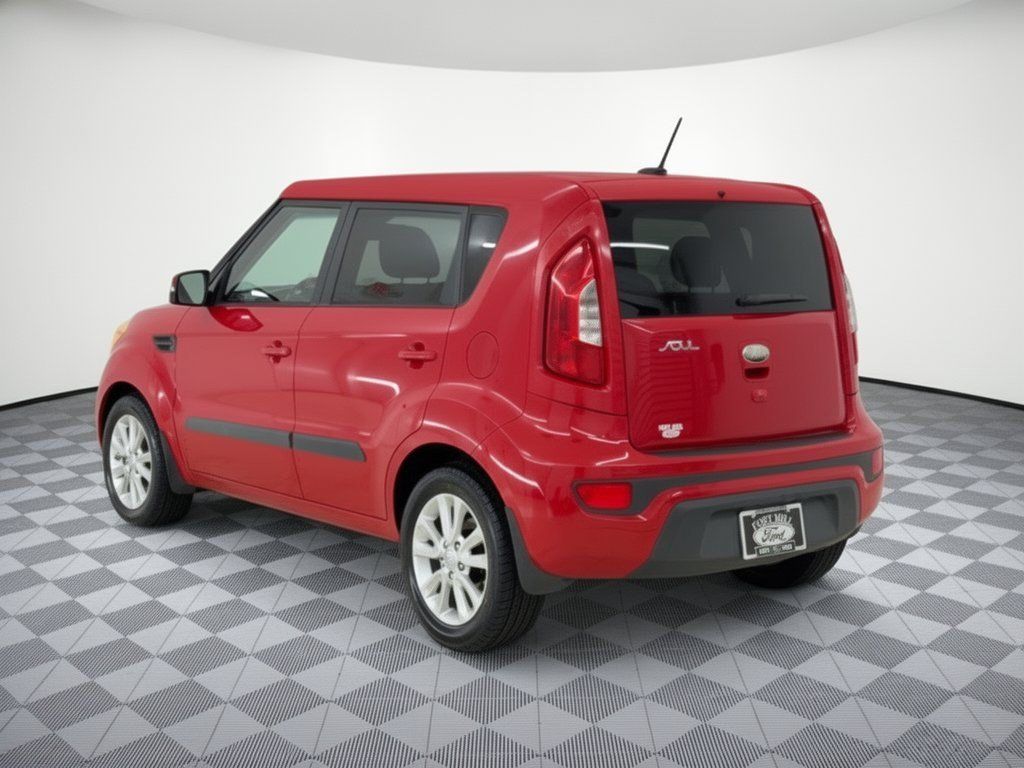 Used 2013 Kia Soul + w/ Audio Pkg FWD image 3