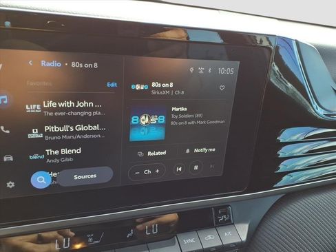 Used 2025 Toyota Camry SE w/ Convenience Package image 18