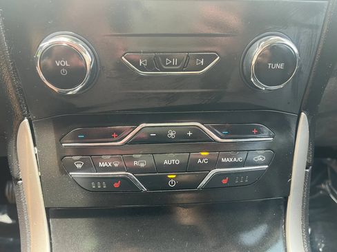 Used 2020 Ford Edge SEL w/ Convenience Package FWD image 22