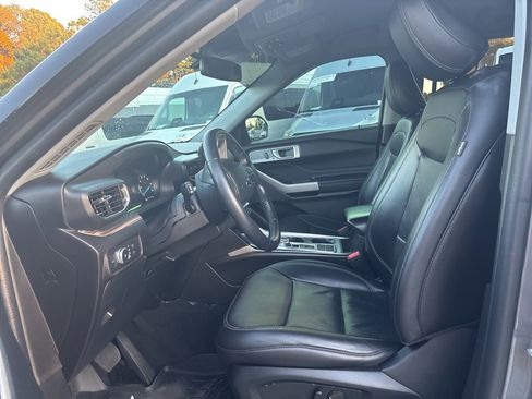 Used 2022 Ford Explorer Limited image 40