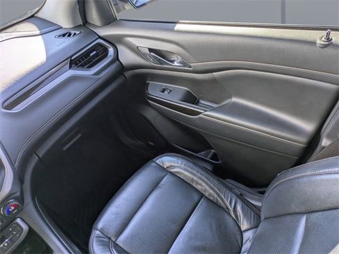 Used 2021 GMC Acadia AT4 image 18
