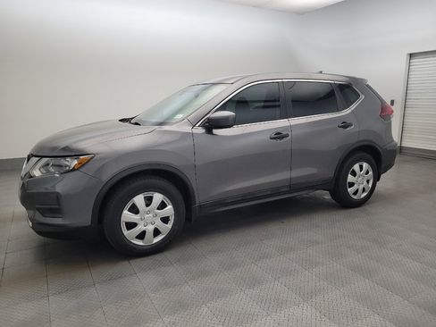 Used 2020 Nissan Rogue S FWD image 2