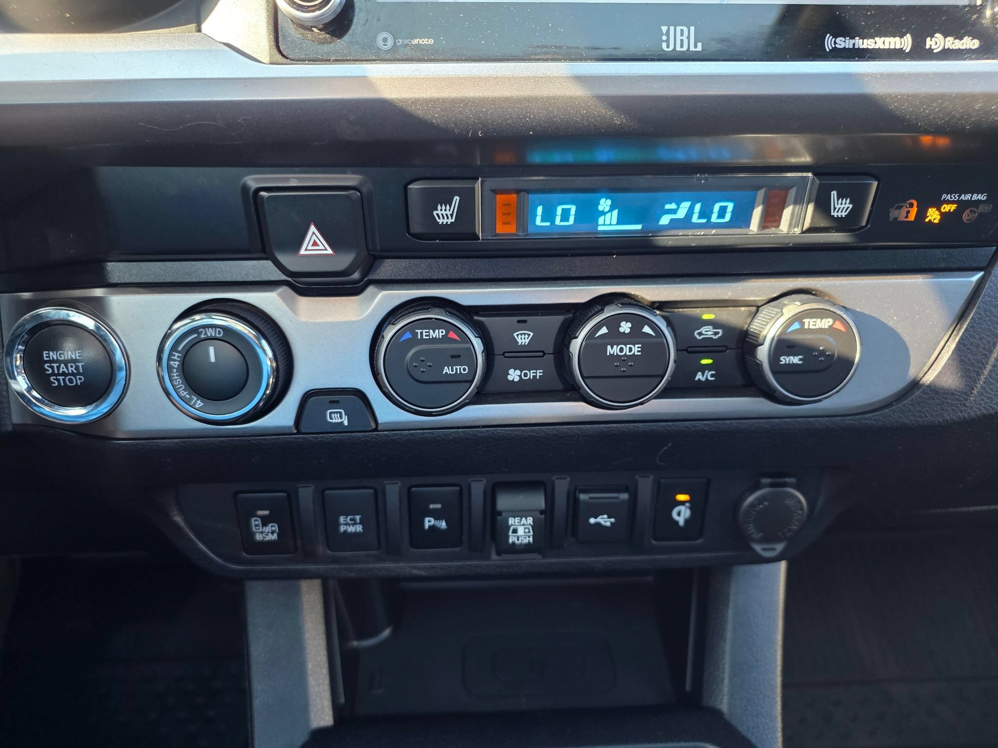 Used 2021 Toyota Tacoma Limited w/ Blackout Package (TMS) AWD/4WD image 17