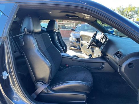 Used 2017 Dodge Challenger GT w/ GT Interior Package image 17