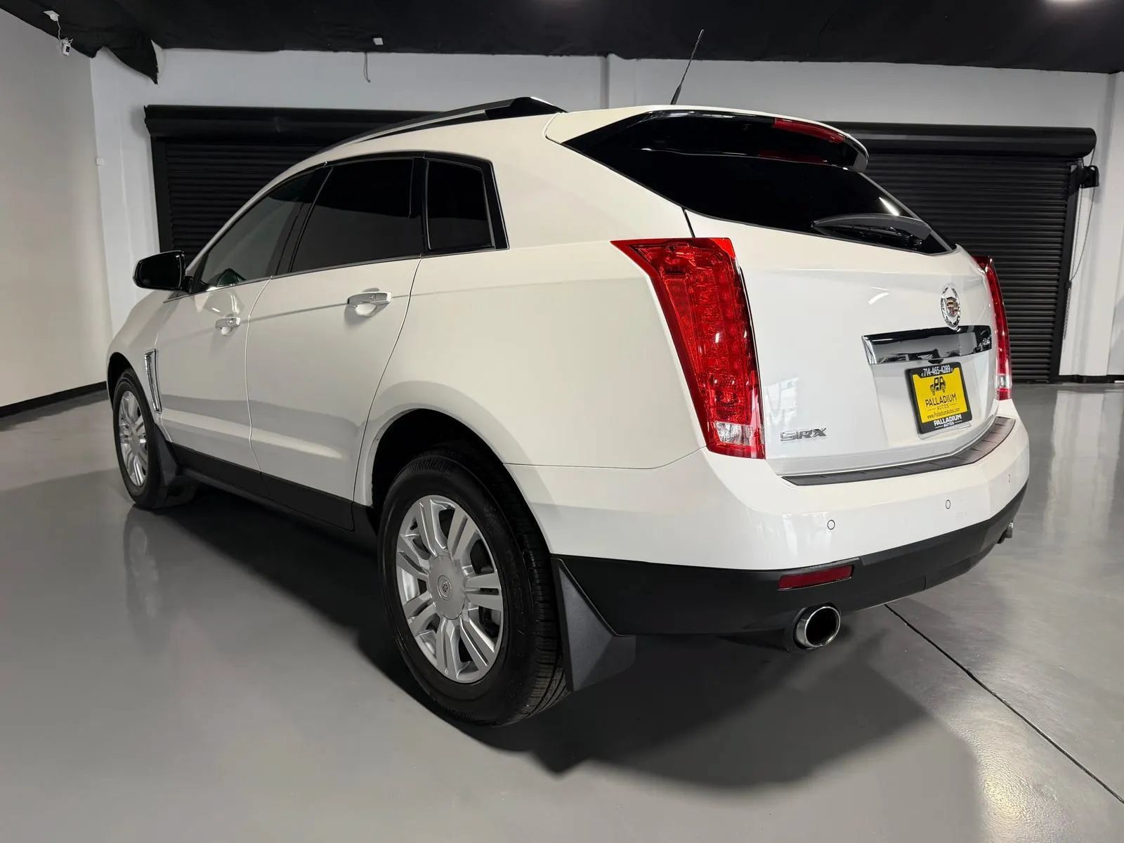 Used 2013 Cadillac SRX Luxury w/ Driver Awareness Package FWD image 6