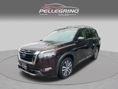 Used 2022 Nissan Pathfinder Platinum w/ Cargo Package
